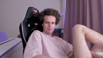 Curlycucumber  17-07-2021 video playfull
